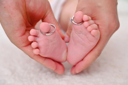 克拉玛依宝宝不抱就哭怎么办 克拉玛依宝宝不抱就哭怎么办