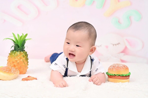 克拉玛依宝宝在妈妈肚子里